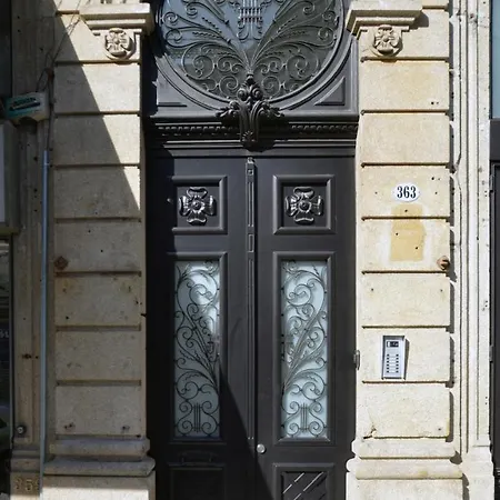 Youropo - Market Apartment