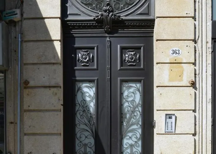 Youropo - Market Apartment